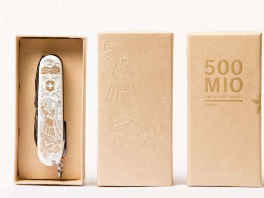 Rheinpack - Vollkarton Verpackungen - Verkaufsverpackungen - Promotionsverpackungen - Süsswarenverpackungen - Geschenkverpackungen - Wellkarton Verpackungen - Graukarton Verpackungen - Stulpdeckelschachel - Klappdeckelschachteln - Archivschachteln - Lagerschachteln - Faltschachteln - Gitterfachstege - Kantenschoner - Rillbox - Ritzbox - Überzogene Verpackungen - RheinDesign - Rohkartonage - Geschenkverpackungen B2B - CAD Verpackungsentwicklung - Beratung Kartonverpackung - Konzeption Kartonverpackung - Produktion Kartonverpackung - Prägedruck Kartonverpackung - Papira® - Papira® Hohlwand Verpackungen - Papira® Schieber Verpackungen - Papira® Eclipse - Papira® Mini Selection - Beutel Verpackung - Schokotafel Verpackung - Papira® LOVE - Rheinpack GmbH: Ihr Partner für Verpackungen aus Karton - von der Konzeption bis zur Realisierung! Rheinpack - Solid cardboard packaging - Sales packaging - Promotional packaging - Confectionery packaging - Gift packaging - Corrugated cardboard packaging - Grey cardboard packaging - Hinged lid boxes - Folding cartons - Archive boxes - Storage boxes - Folding boxes - Grid partition inserts - Edge protectors - Crease box - Score box - Coated packaging - RheinDesign - Raw cardboard packaging - B2B gift packaging - CAD packaging development - Cardboard packaging consultation - Cardboard packaging concept - Cardboard packaging production - Embossed printing cardboard packaging - Papira® - Papira® Hollow wall packaging - Papira® Slider packaging - Papira® Eclipse - Papira® Mini Selection - Bag packaging - Chocolate bar packaging - Papira® LOVE - Rheinpack GmbH: Your partner for cardboard packaging - from concept to realization!